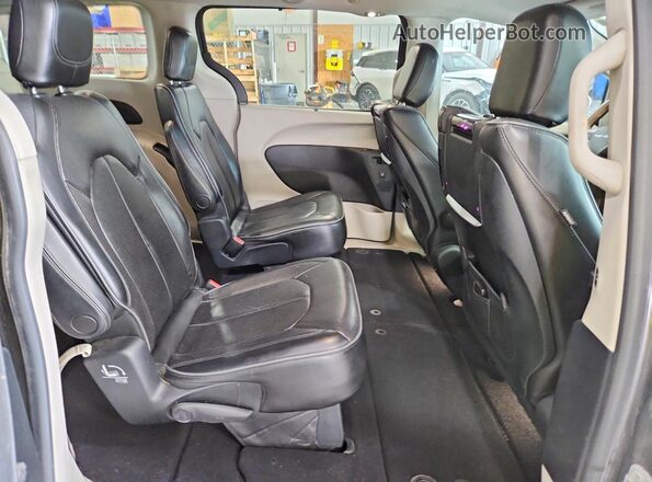 2C4RC1GG7HR754554 2017 CHRYSLER PACIFICA Серый Вид задней части салона