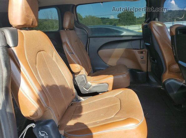 2C4RC1GG7HR770608 2017 CHRYSLER PACIFICA Beige Սալոնի հետևի տեսք