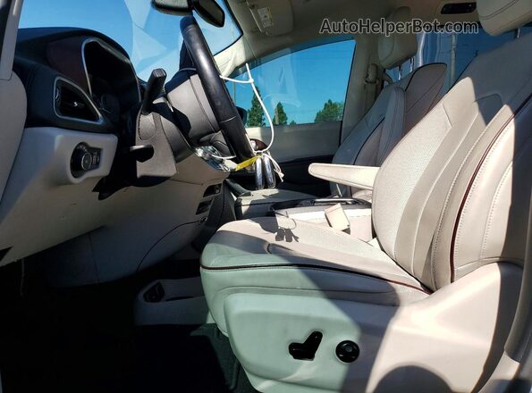2C4RC1GG7JR334203 2018 CHRYSLER PACIFICA White Widok wnętrza z przodu