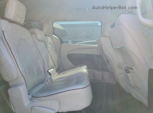 2C4RC1GG7JR334203 2018 CHRYSLER PACIFICA White Widok wnętrza z tyłu