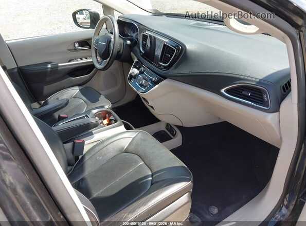 2C4RC1GG7KR705698 2019 CHRYSLER PACIFICA Черный Вид салона спереди