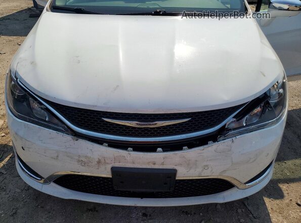 2C4RC1GG8HR821713 2017 CHRYSLER PACIFICA White Vista del compartimento del motor