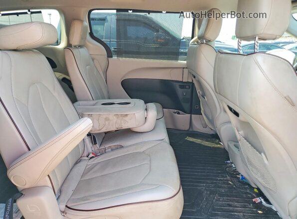2C4RC1GG8HR821713 2017 CHRYSLER PACIFICA White Vista interior trasera