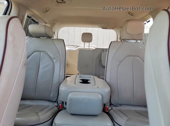 2C4RC1GG8HR821713 2017 CHRYSLER PACIFICA White Vista de los asientos traseros