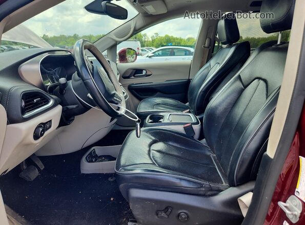 2C4RC1GG8JR170900 2018 CHRYSLER PACIFICA Burgundy Front interior view