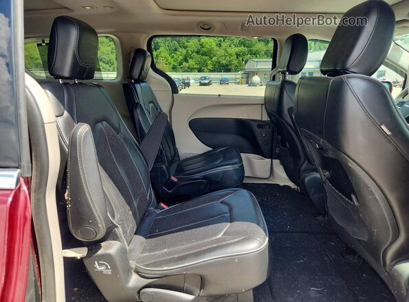 2C4RC1GG8JR170900 2018 CHRYSLER PACIFICA Burgundy Rear interior view