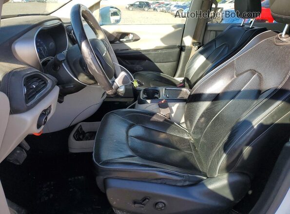 2C4RC1GG8JR185395 2018 CHRYSLER PACIFICA White წინა სალონის ხედი