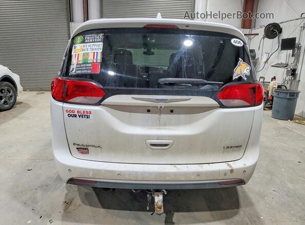 2C4RC1GG8JR185395 2018 CHRYSLER PACIFICA White უკანა ხედი