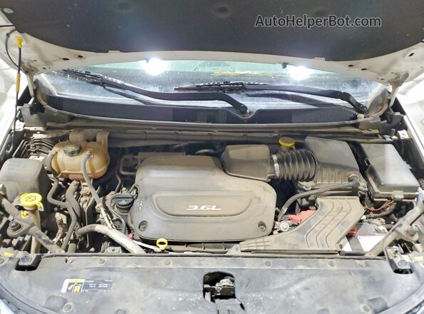2C4RC1GG8JR185395 2018 CHRYSLER PACIFICA White ძრავის განყოფილების ხედი