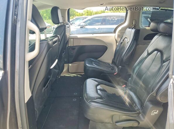 2C4RC1GG8KR589265 2019 CHRYSLER PACIFICA Gray Widok wnętrza z tyłu