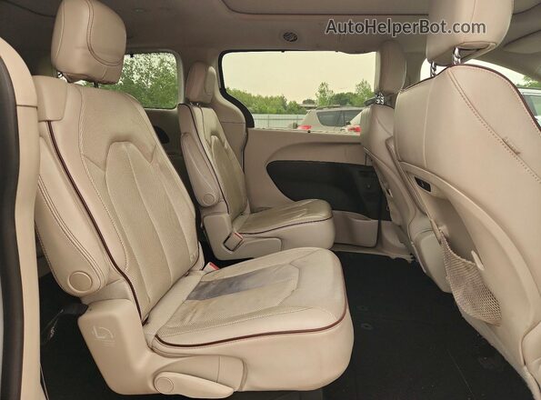2C4RC1GG8LR276010 2020 CHRYSLER PACIFICA White Vista interior trasera