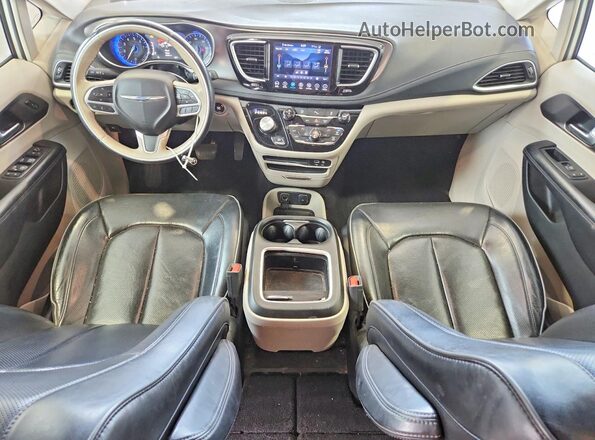 2C4RC1GGXJR320523 2018 CHRYSLER PACIFICA White Widok deski rozdzielczej