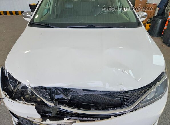 2C4RC1GGXJR320523 2018 CHRYSLER PACIFICA White Widok komory silnika