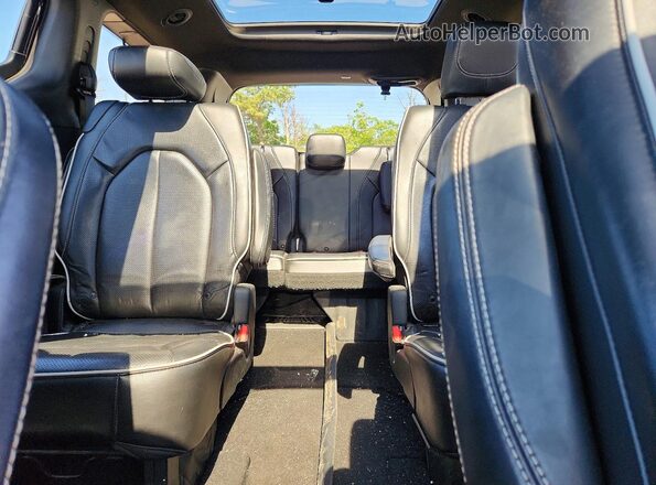 2C4RC1GGXKR605403 2019 CHRYSLER PACIFICA Черный Вид задних сидений