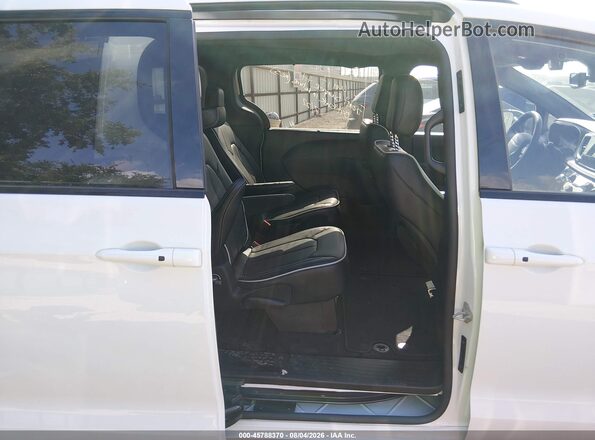 2C4RC1GGXVR583570 2027 CHRYSLER PACIFICA White Vista de la etiqueta del VIN