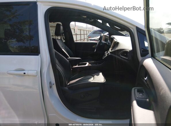 2C4RC1GGXVR583570 2027 CHRYSLER PACIFICA White Vista interior delantera