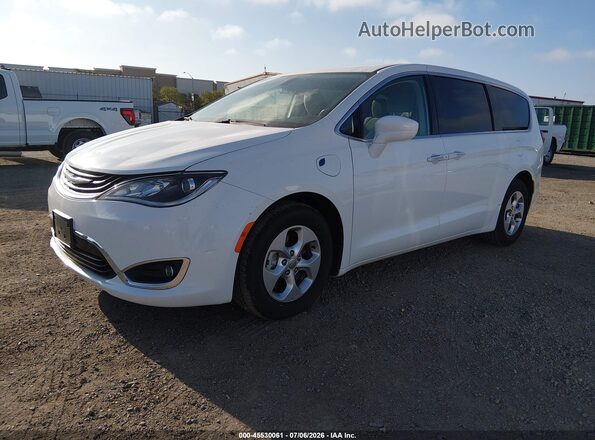 2C4RC1H76KR508777 2019 CHRYSLER PACIFICA White Front left