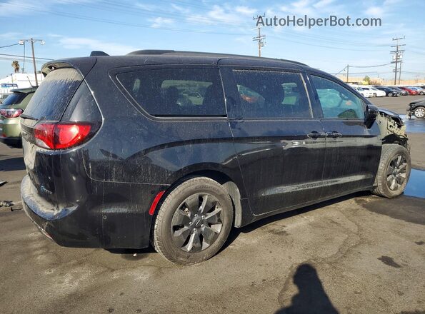 2C4RC1H77KR532893 2019 CHRYSLER PACIFICA Черный Вид панели приборов