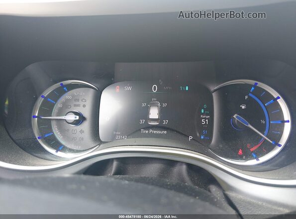 2C4RC1H78HR765092 2017 CHRYSLER PACIFICA White Widok tylnych siedzeń