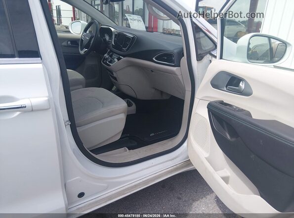 2C4RC1H78HR765092 2017 CHRYSLER PACIFICA White Widok wnętrza z przodu