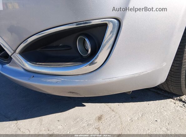 2C4RC1H7XHR797476 2017 CHRYSLER PACIFICA Silver Widok z przodu