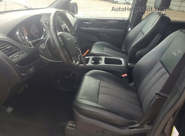 2C4RC1HG0GR150471 2016 CHRYSLER TOWN Black Front interior view