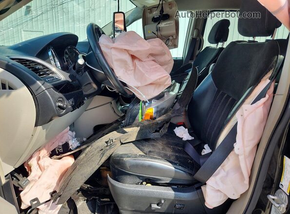 2C4RC1JG4GR304139 2016 CHRYSLER TOWN Black Front interior view