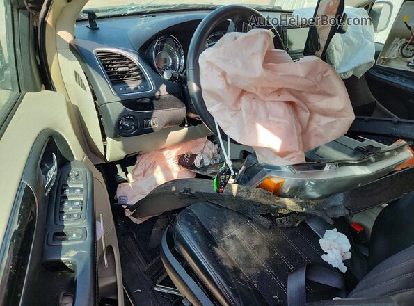2C4RC1JG4GR304139 2016 CHRYSLER TOWN Black Dashboard view