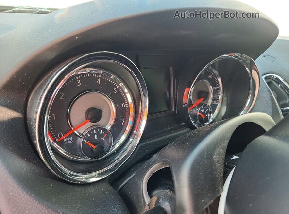 2C4RC1JG4GR304139 2016 CHRYSLER TOWN Black Instrument cluster view