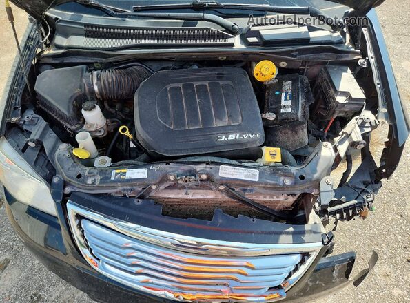 2C4RC1JG4GR304139 2016 CHRYSLER TOWN Black Engine compartment view