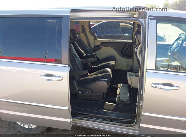 2C4RC1JG6GR136066 2016 CHRYSLER TOWN & COUNTRY Silver Widok naklejki z numerem VIN