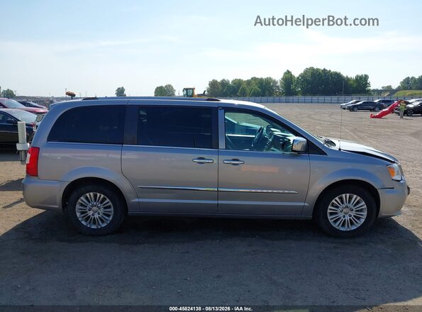 2C4RC1JG6GR136066 2016 CHRYSLER TOWN & COUNTRY Silver Widok wnętrza z tyłu