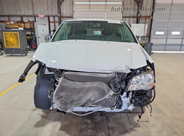 2C4RC1JGXGR306171 2016 CHRYSLER TOWN White Դիմացի տեսք