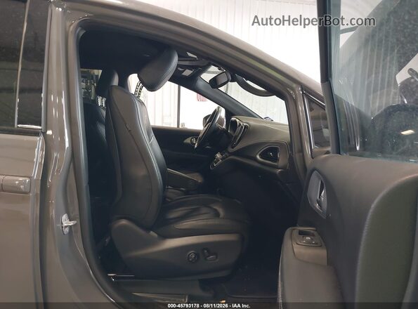 2C4RC1L72MR536344 2021 CHRYSLER PACIFICA Gray Вид салону спереду