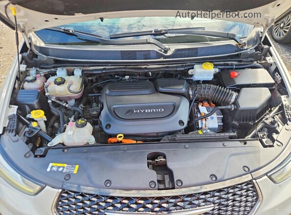 2C4RC1L74MR581060 2021 CHRYSLER PACIFICA White Vista del compartimento del motor