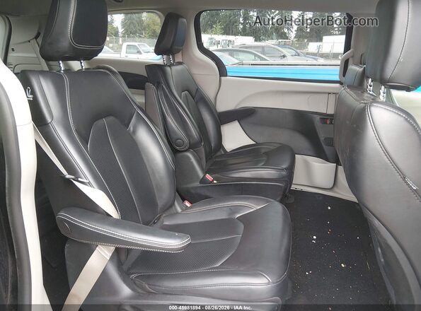 2C4RC1L76PR626701 2023 CHRYSLER PACIFICA Black VIN կոդի պիտակի տեսք