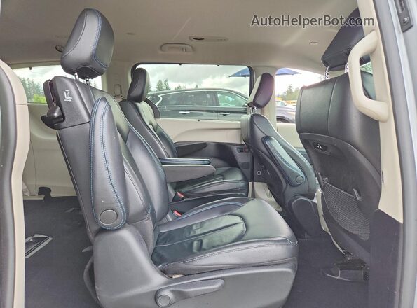 2C4RC1L77MR580517 2021 CHRYSLER PACIFICA Gray Widok wnętrza z tyłu