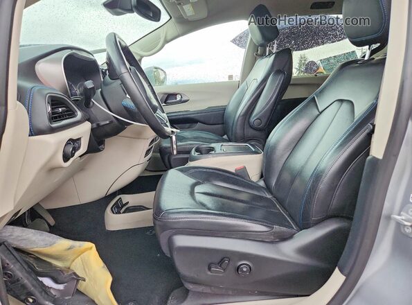 2C4RC1L77MR580517 2021 CHRYSLER PACIFICA Gray Widok wnętrza z przodu