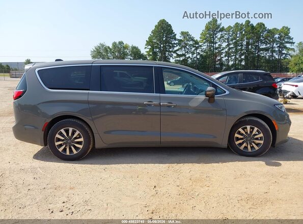 2C4RC1L77PR572812 2023 CHRYSLER PACIFICA Gray Vista interior trasera