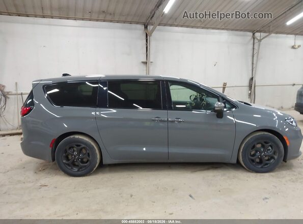 2C4RC1L77PR609177 2023 CHRYSLER PACIFICA Gray Вид задньої частини салону