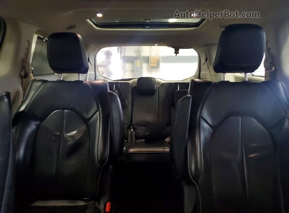 2C4RC1N77JR339713 2018 CHRYSLER PACIFICA Серебряный Вид задних сидений