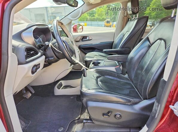 2C4RC1N79KR509040 2019 CHRYSLER PACIFICA Red Widok wnętrza z przodu