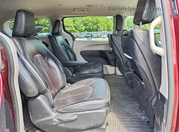 2C4RC1N79KR509040 2019 CHRYSLER PACIFICA Red Widok wnętrza z tyłu