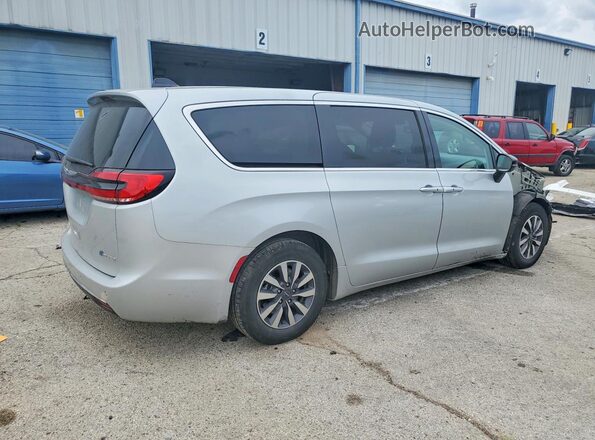 2C4RC1S70RR147386 2024 CHRYSLER PACIFICA Silver Widok wnętrza z przodu