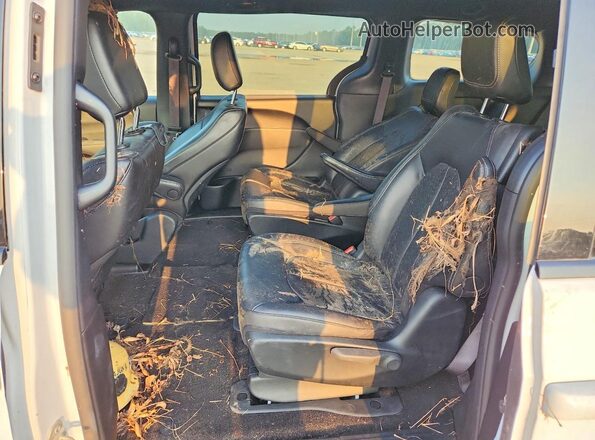 2C4RC1S71RR158428 2024 CHRYSLER PACIFICA White Widok wnętrza z tyłu