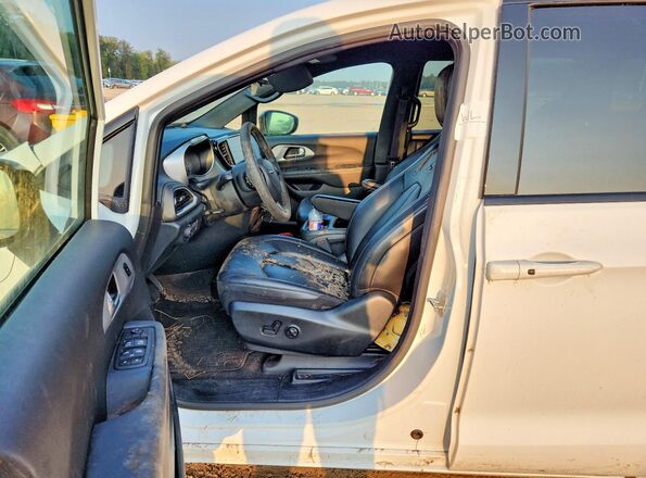 2C4RC1S71RR158428 2024 CHRYSLER PACIFICA White Widok naklejki z numerem VIN