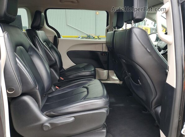 2C4RC1S73RR102913 2024 CHRYSLER PACIFICA Black Widok wnętrza z tyłu