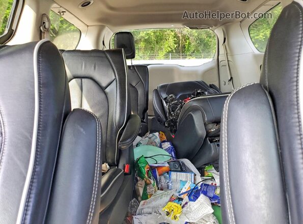 2C4RC1S76NR173792 2022 CHRYSLER PACIFICA White Vista de los asientos traseros