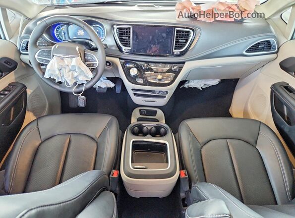 2C4RC1S79RR137570 2024 CHRYSLER PACIFICA Silver Առջևի վահանակի տեսք