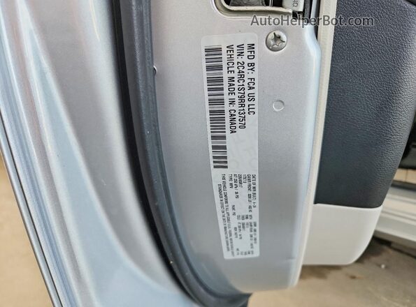 2C4RC1S79RR137570 2024 CHRYSLER PACIFICA Silver Սալոնի 360 աստիճան տեսք